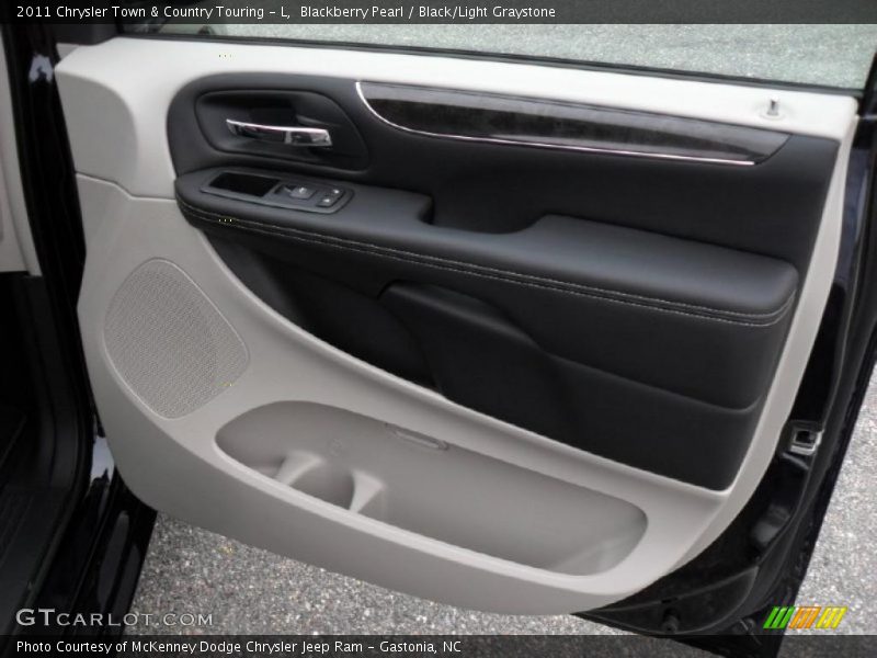 Blackberry Pearl / Black/Light Graystone 2011 Chrysler Town & Country Touring - L