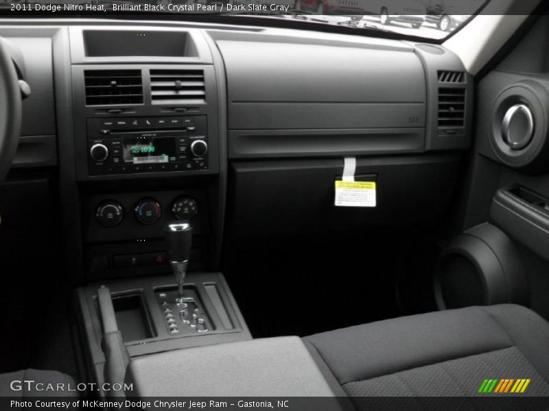 Brilliant Black Crystal Pearl / Dark Slate Gray 2011 Dodge Nitro Heat