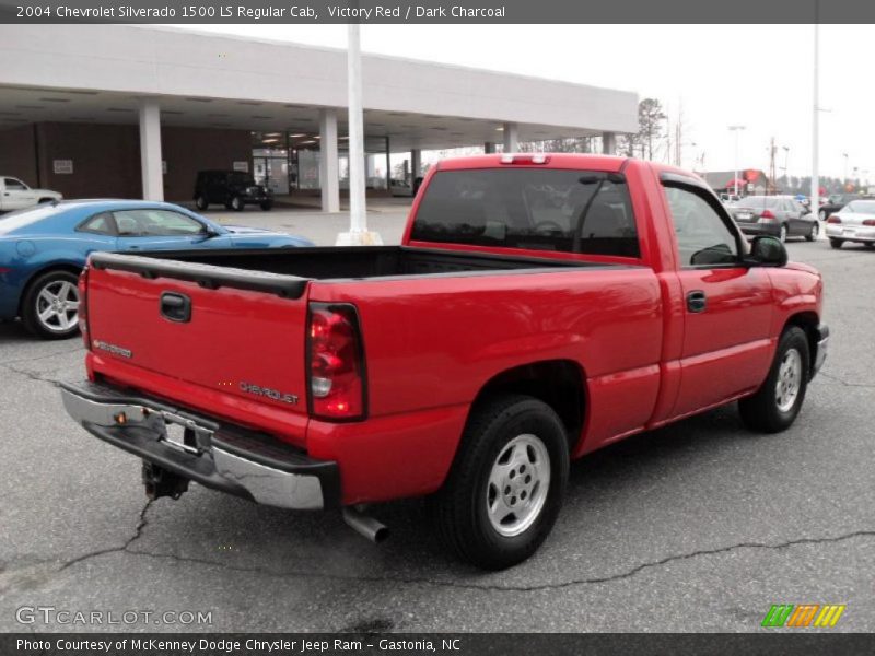 Victory Red / Dark Charcoal 2004 Chevrolet Silverado 1500 LS Regular Cab