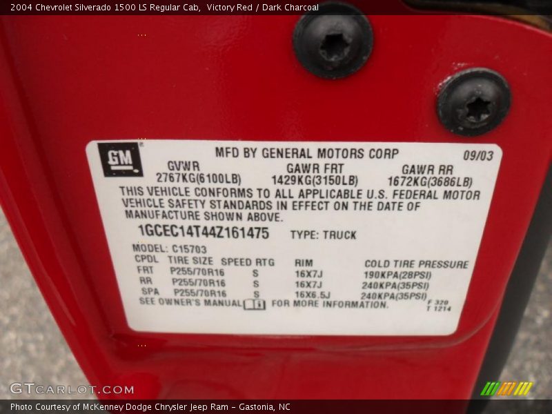Victory Red / Dark Charcoal 2004 Chevrolet Silverado 1500 LS Regular Cab