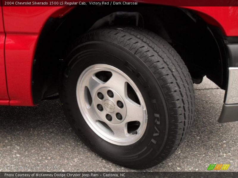 Victory Red / Dark Charcoal 2004 Chevrolet Silverado 1500 LS Regular Cab