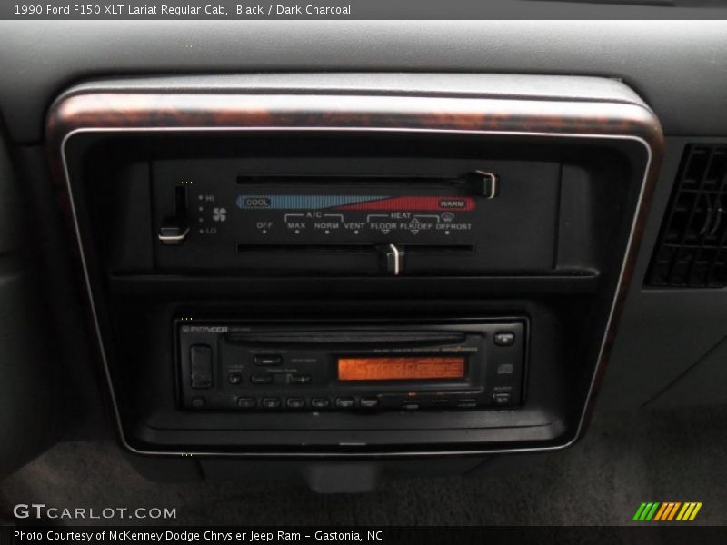 Controls of 1990 F150 XLT Lariat Regular Cab