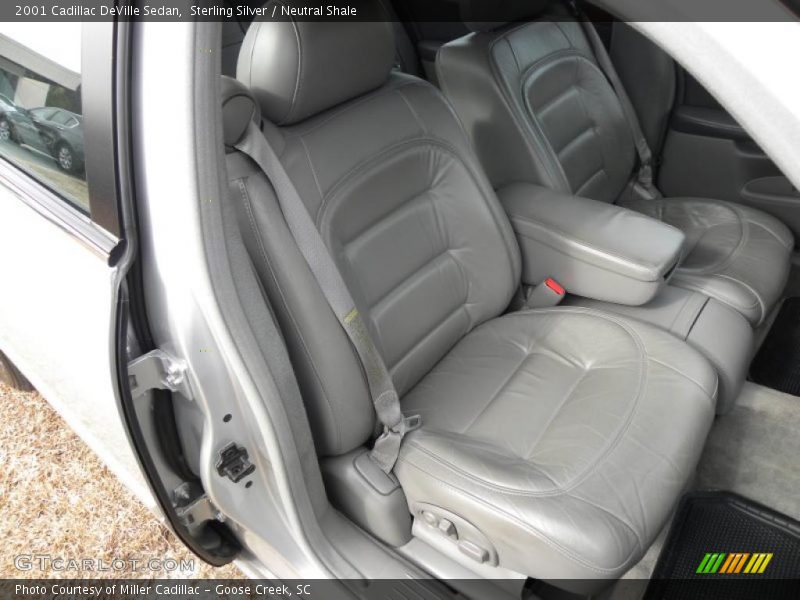 Sterling Silver / Neutral Shale 2001 Cadillac DeVille Sedan