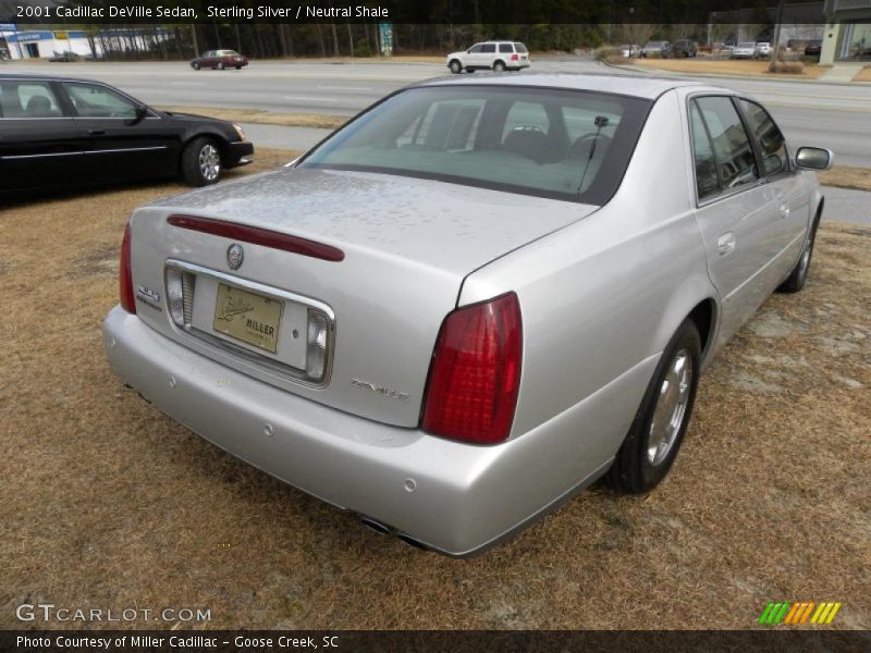 Sterling Silver / Neutral Shale 2001 Cadillac DeVille Sedan