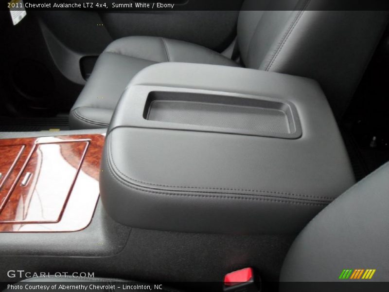 Summit White / Ebony 2011 Chevrolet Avalanche LTZ 4x4