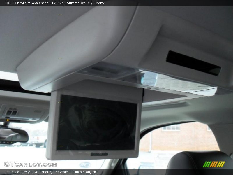 Summit White / Ebony 2011 Chevrolet Avalanche LTZ 4x4
