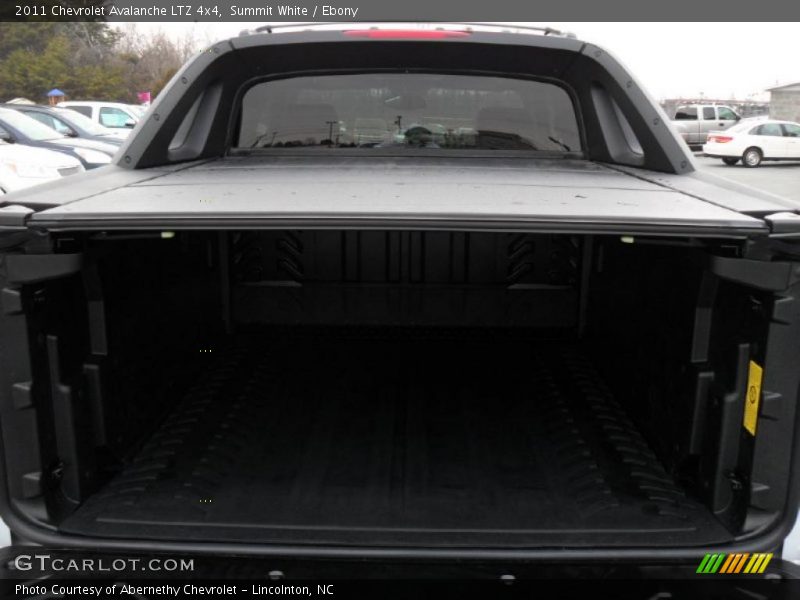 Summit White / Ebony 2011 Chevrolet Avalanche LTZ 4x4