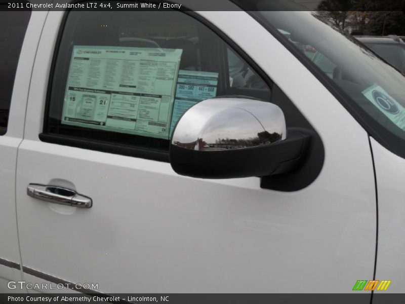 Summit White / Ebony 2011 Chevrolet Avalanche LTZ 4x4