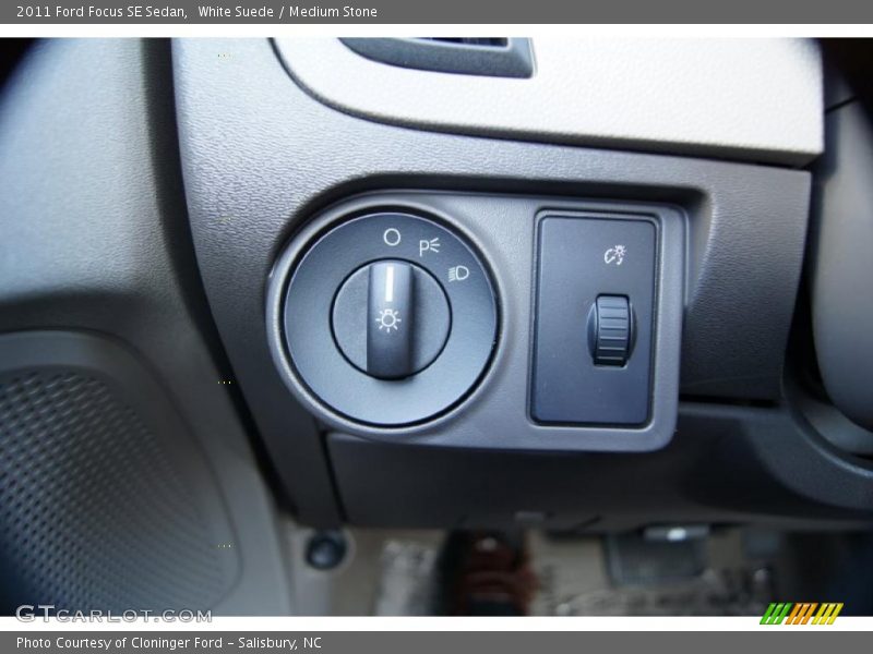 White Suede / Medium Stone 2011 Ford Focus SE Sedan