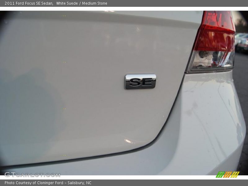 White Suede / Medium Stone 2011 Ford Focus SE Sedan