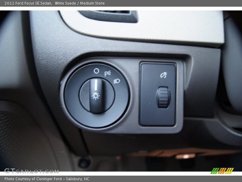 White Suede / Medium Stone 2011 Ford Focus SE Sedan