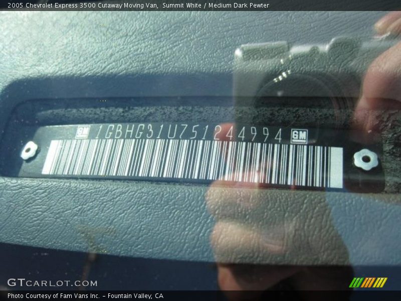 Summit White / Medium Dark Pewter 2005 Chevrolet Express 3500 Cutaway Moving Van