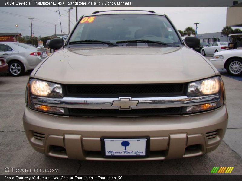 Sandstone Metallic / Light Cashmere 2004 Chevrolet TrailBlazer LS 4x4