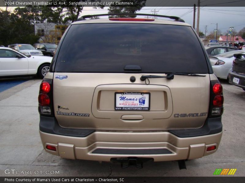 Sandstone Metallic / Light Cashmere 2004 Chevrolet TrailBlazer LS 4x4