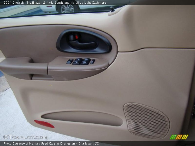 Sandstone Metallic / Light Cashmere 2004 Chevrolet TrailBlazer LS 4x4