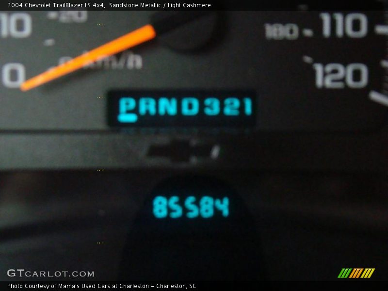 Sandstone Metallic / Light Cashmere 2004 Chevrolet TrailBlazer LS 4x4