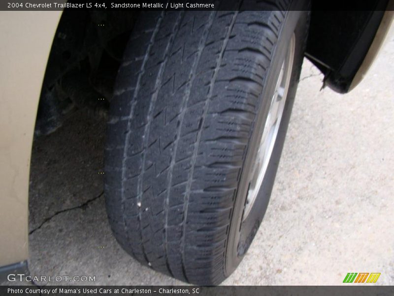 Sandstone Metallic / Light Cashmere 2004 Chevrolet TrailBlazer LS 4x4