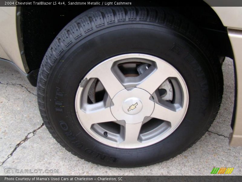 Sandstone Metallic / Light Cashmere 2004 Chevrolet TrailBlazer LS 4x4