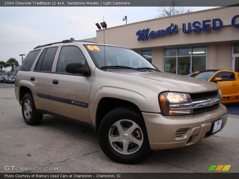 Sandstone Metallic / Light Cashmere 2004 Chevrolet TrailBlazer LS 4x4