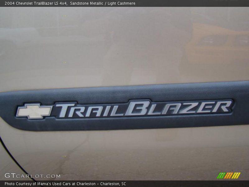 Sandstone Metallic / Light Cashmere 2004 Chevrolet TrailBlazer LS 4x4