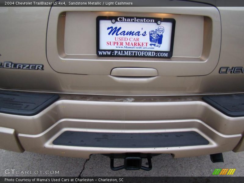 Sandstone Metallic / Light Cashmere 2004 Chevrolet TrailBlazer LS 4x4
