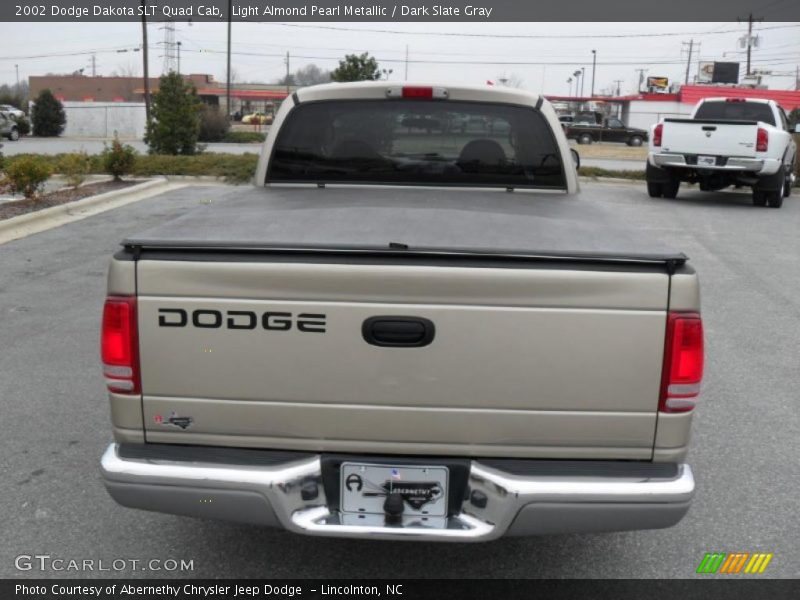 Light Almond Pearl Metallic / Dark Slate Gray 2002 Dodge Dakota SLT Quad Cab