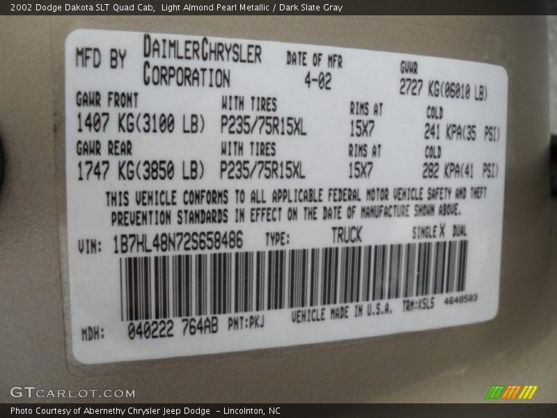 Light Almond Pearl Metallic / Dark Slate Gray 2002 Dodge Dakota SLT Quad Cab