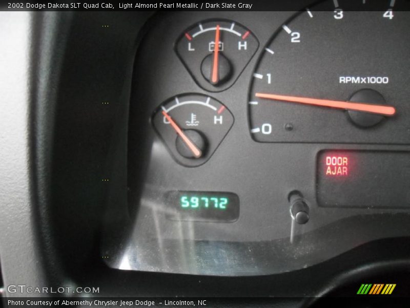 Light Almond Pearl Metallic / Dark Slate Gray 2002 Dodge Dakota SLT Quad Cab