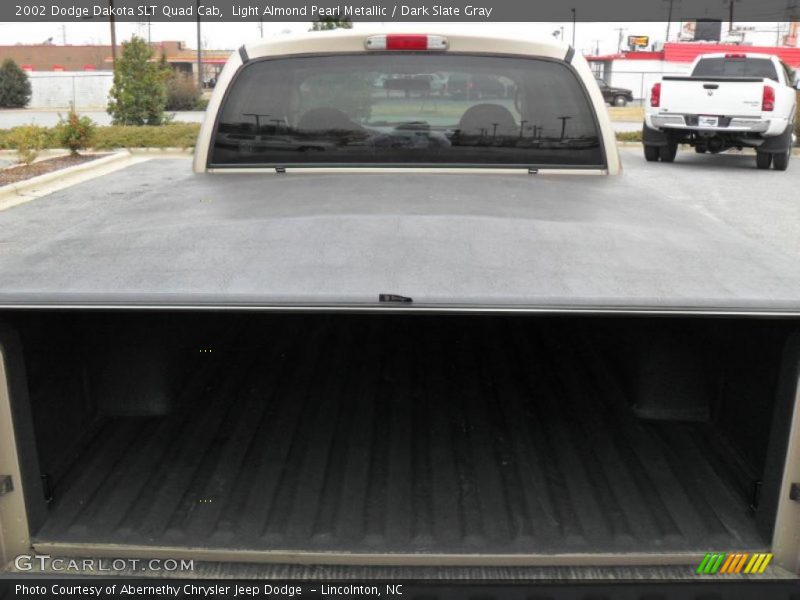 Light Almond Pearl Metallic / Dark Slate Gray 2002 Dodge Dakota SLT Quad Cab