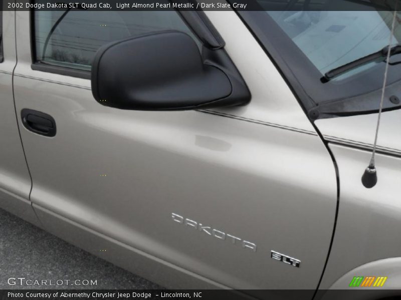 Light Almond Pearl Metallic / Dark Slate Gray 2002 Dodge Dakota SLT Quad Cab