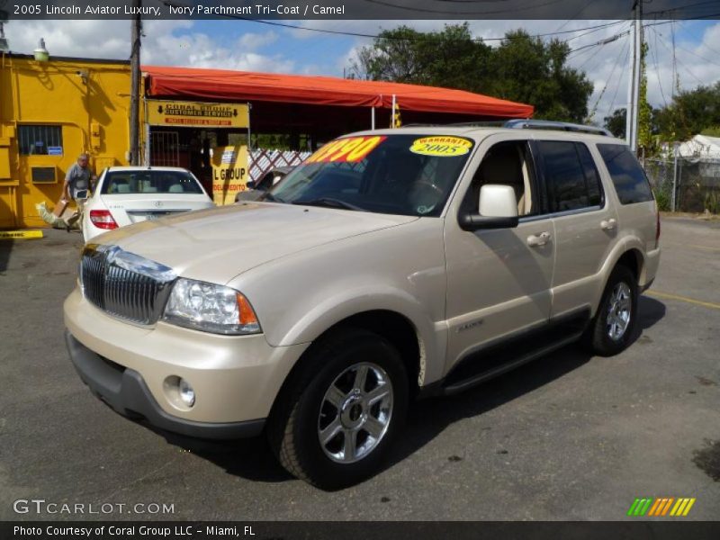Ivory Parchment Tri-Coat / Camel 2005 Lincoln Aviator Luxury