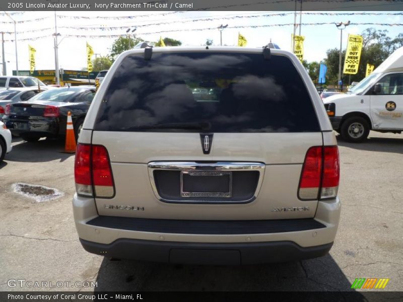 Ivory Parchment Tri-Coat / Camel 2005 Lincoln Aviator Luxury