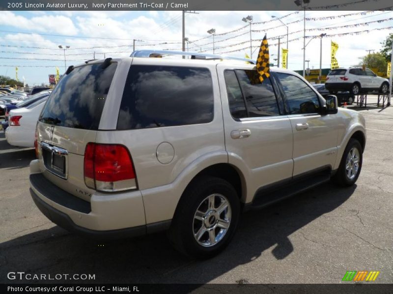 Ivory Parchment Tri-Coat / Camel 2005 Lincoln Aviator Luxury
