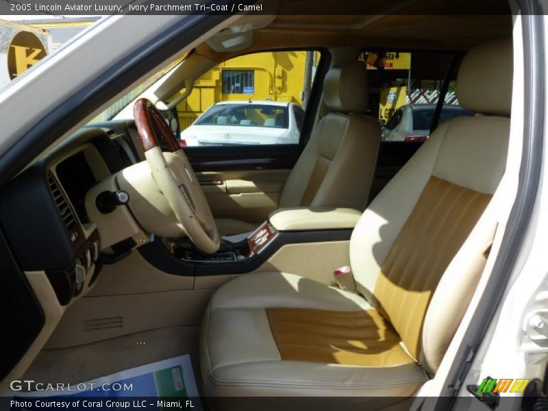Ivory Parchment Tri-Coat / Camel 2005 Lincoln Aviator Luxury