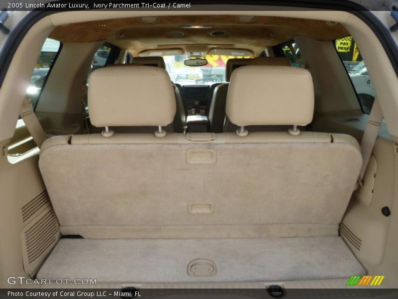 Ivory Parchment Tri-Coat / Camel 2005 Lincoln Aviator Luxury