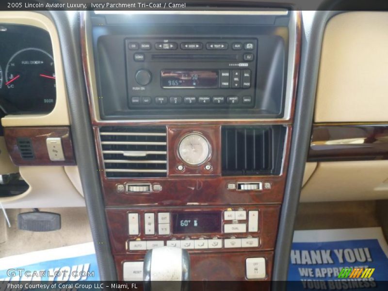 Ivory Parchment Tri-Coat / Camel 2005 Lincoln Aviator Luxury