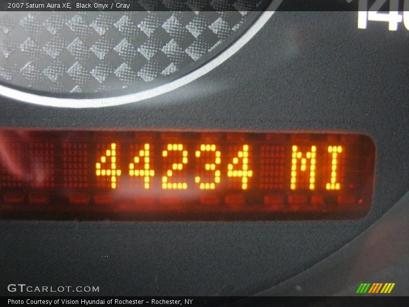Black Onyx / Gray 2007 Saturn Aura XE