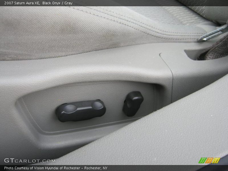 Black Onyx / Gray 2007 Saturn Aura XE