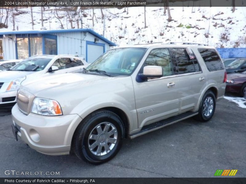 Light French Silk Metallic / Light Parchment 2004 Lincoln Navigator Luxury 4x4