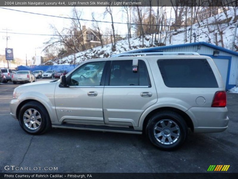 Light French Silk Metallic / Light Parchment 2004 Lincoln Navigator Luxury 4x4