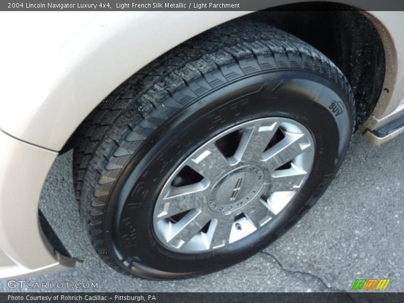 Light French Silk Metallic / Light Parchment 2004 Lincoln Navigator Luxury 4x4