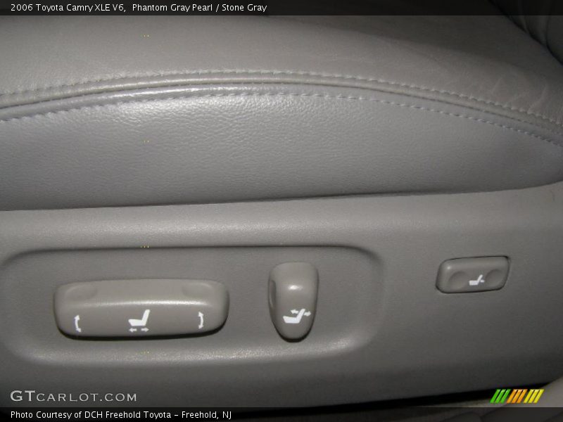 Phantom Gray Pearl / Stone Gray 2006 Toyota Camry XLE V6