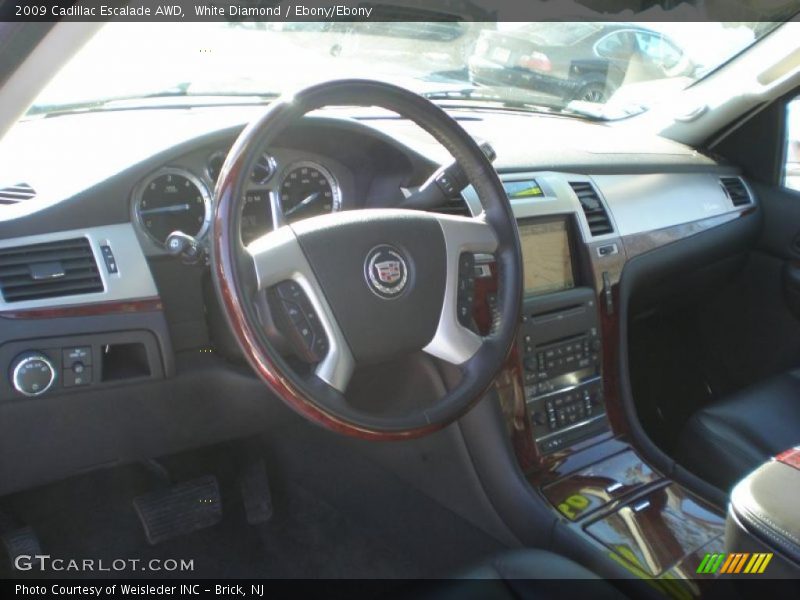White Diamond / Ebony/Ebony 2009 Cadillac Escalade AWD