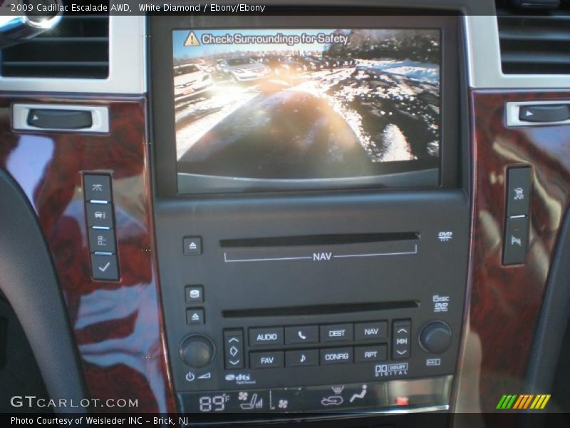 White Diamond / Ebony/Ebony 2009 Cadillac Escalade AWD
