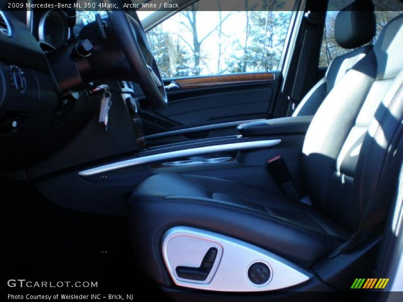 Arctic White / Black 2009 Mercedes-Benz ML 350 4Matic