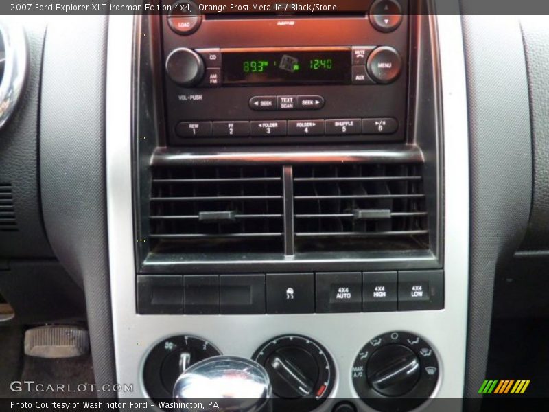 Controls of 2007 Explorer XLT Ironman Edition 4x4