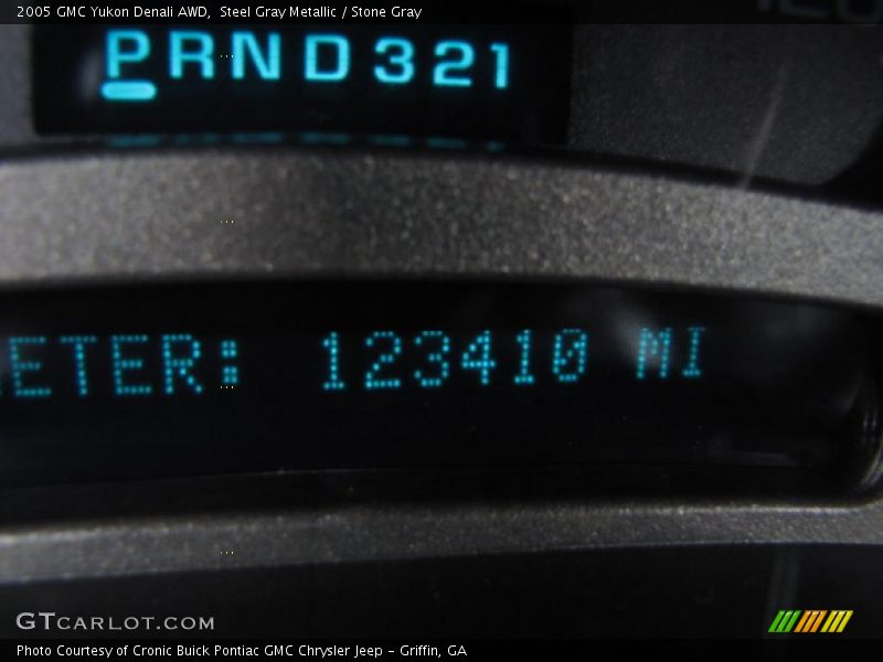 Steel Gray Metallic / Stone Gray 2005 GMC Yukon Denali AWD