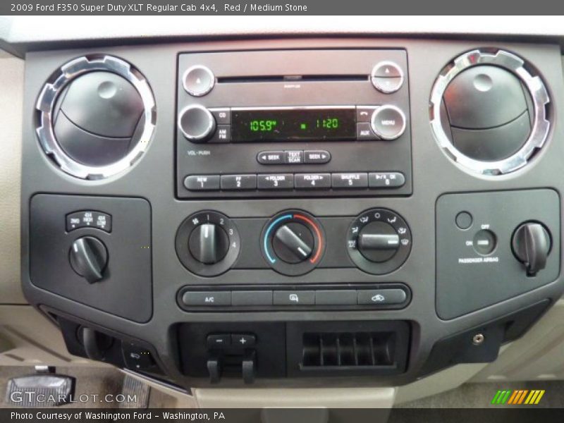 Controls of 2009 F350 Super Duty XLT Regular Cab 4x4