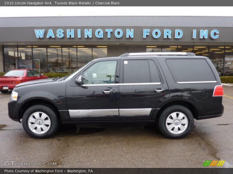 Tuxedo Black Metallic / Charcoal Black 2010 Lincoln Navigator 4x4