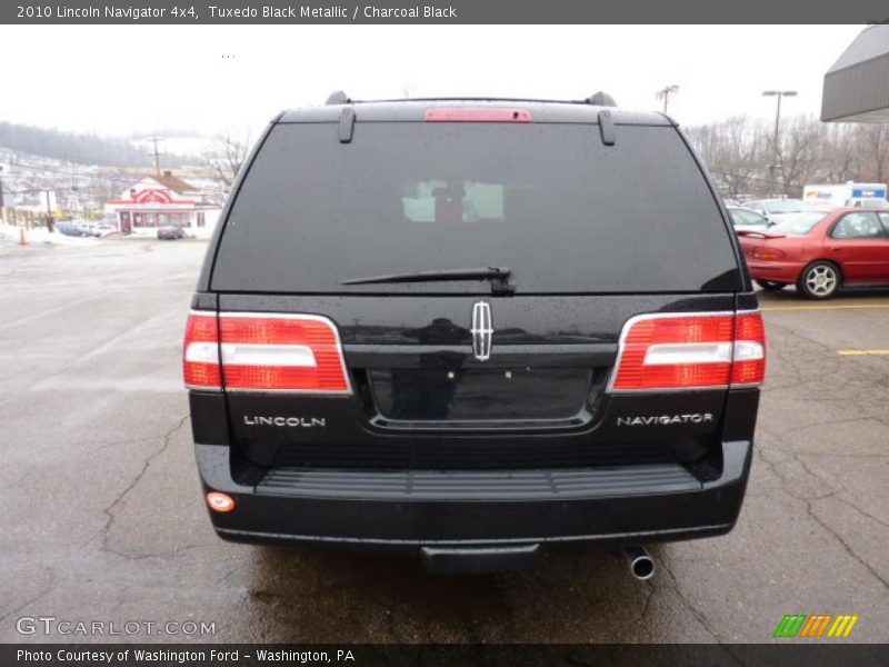 Tuxedo Black Metallic / Charcoal Black 2010 Lincoln Navigator 4x4